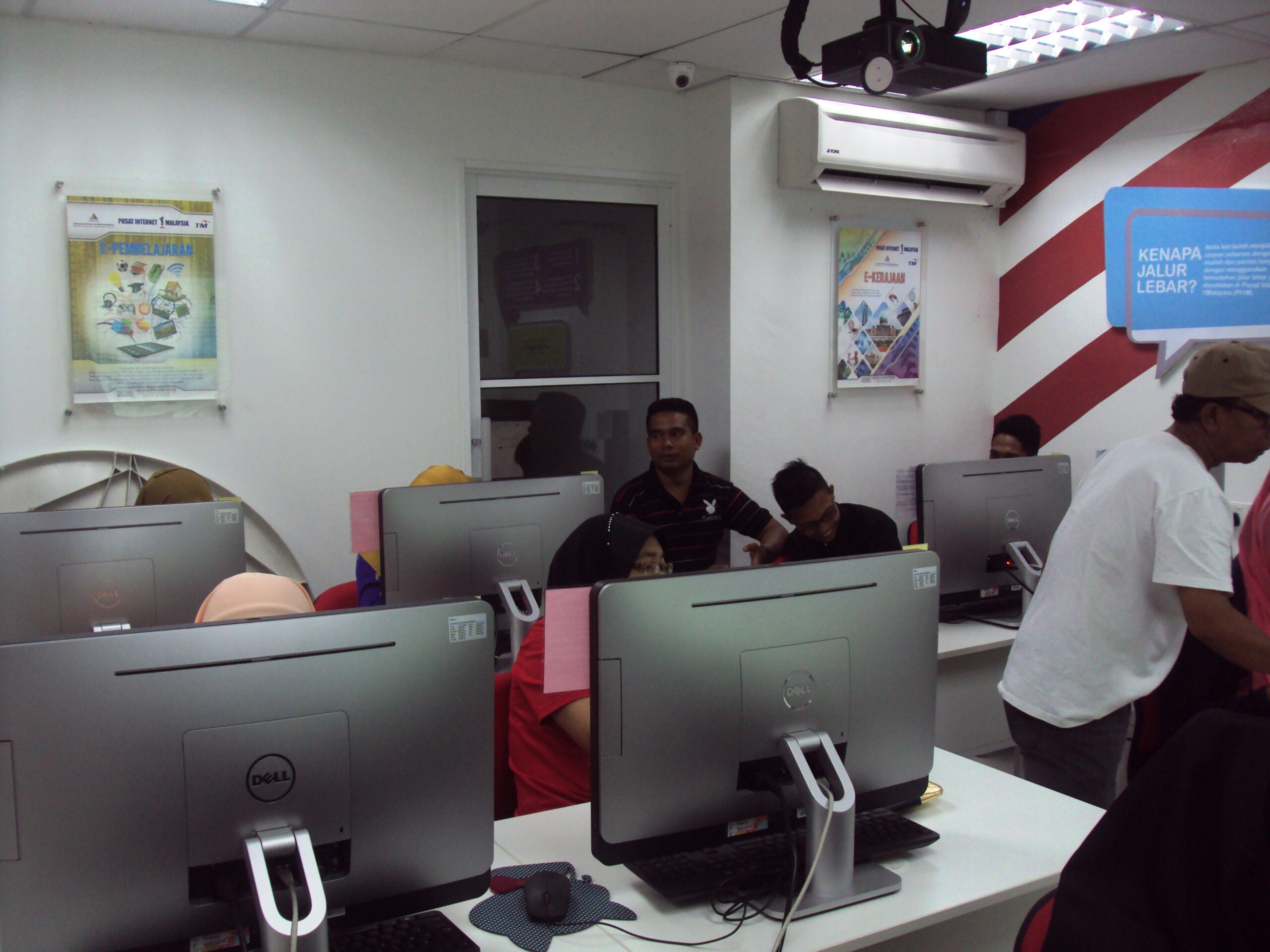 Peserta yang menghadiri kelas